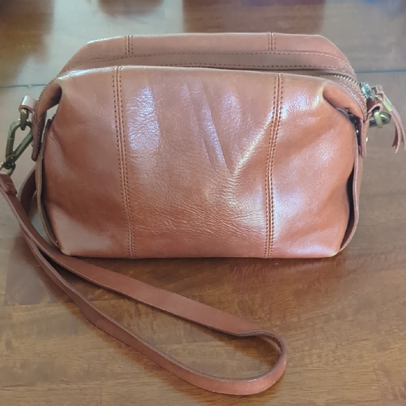 Handbags - Elegant Tan Leather Women's Bag